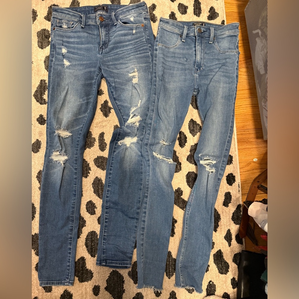ABERCROMBIE SKINNY JEANS
QTY-2
Size-24